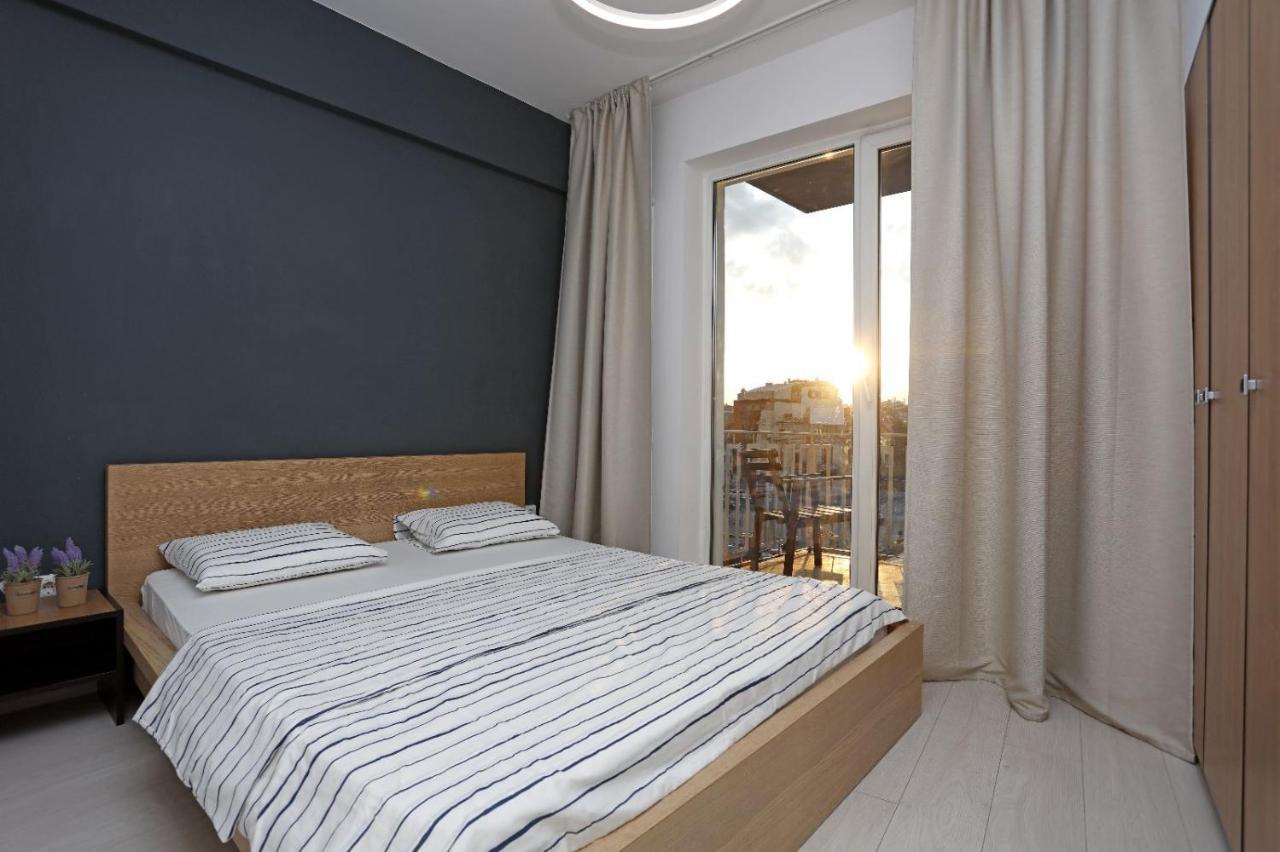 2 Bedroom Apartment With Amazing View In City Center Bukarest Exterior foto